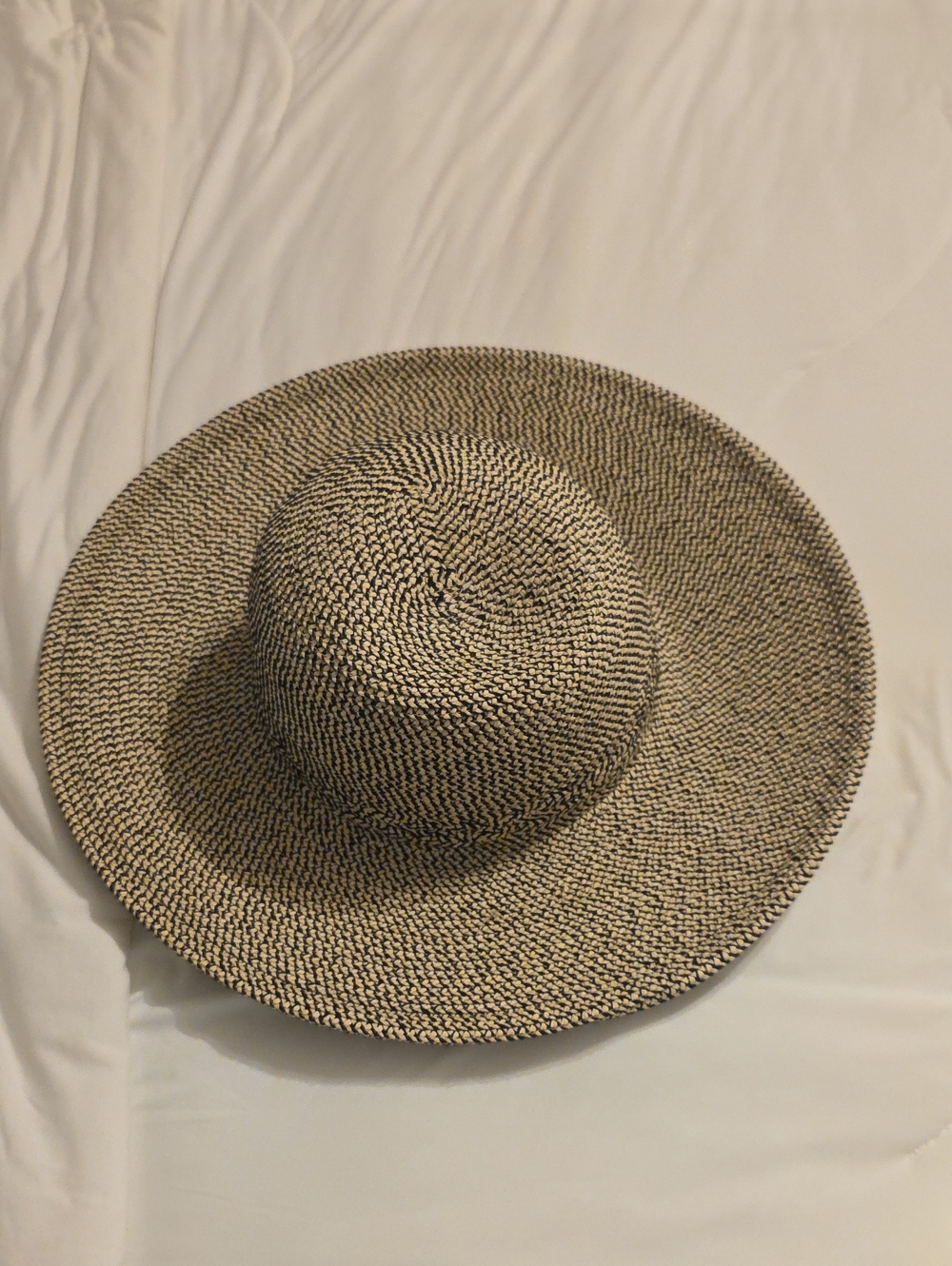 Classic Wide-Brim Straw Sun Hat in Black and Tan